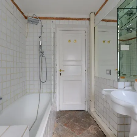 Daire Navona Luxe Heven - Elevator, Soundproof & Netflix Roma